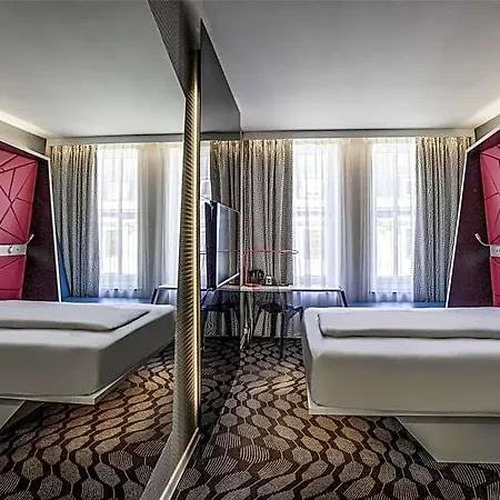 Otel Prize By Radisson, Xhibition