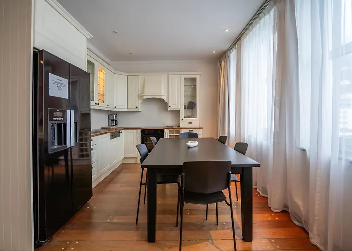 Prize By Radisson, Xhibition