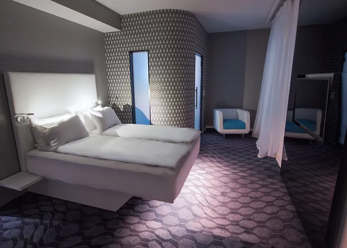 Prize By Radisson, Xhibition