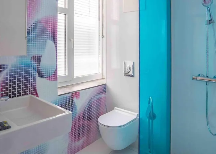 Prize By Radisson, Xhibition